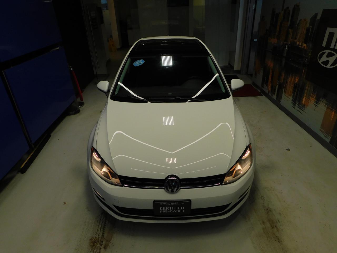 2015 Volkswagen Golf Trendline Sunroof! Leather! Alloys! Photo3