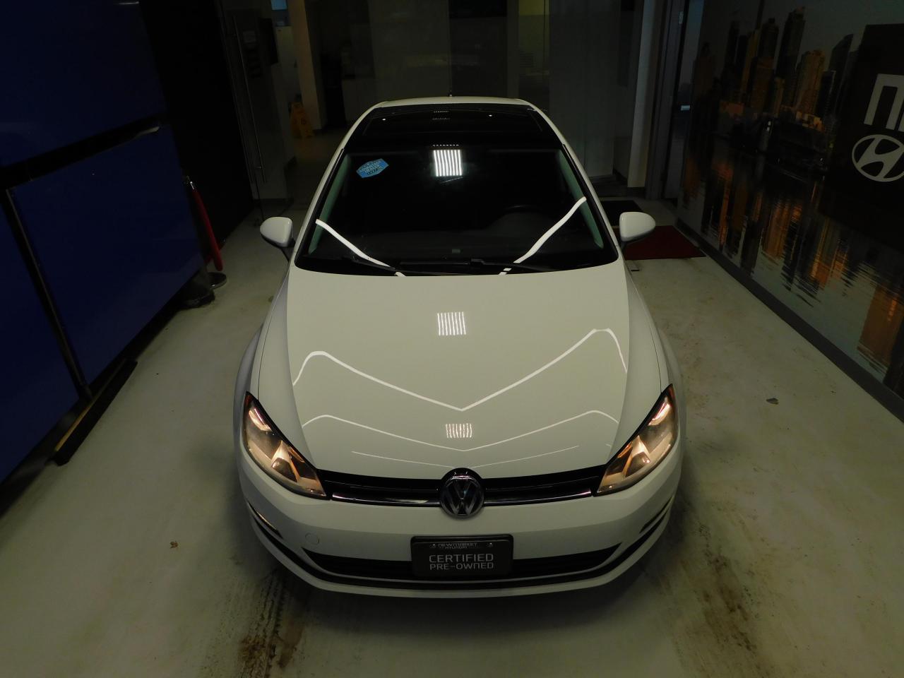 2015 Volkswagen Golf Trendline Sunroof! Leather! Alloys! Photo