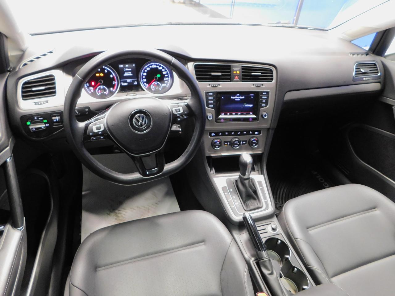 2015 Volkswagen Golf Trendline Sunroof! Leather! Alloys! Photo