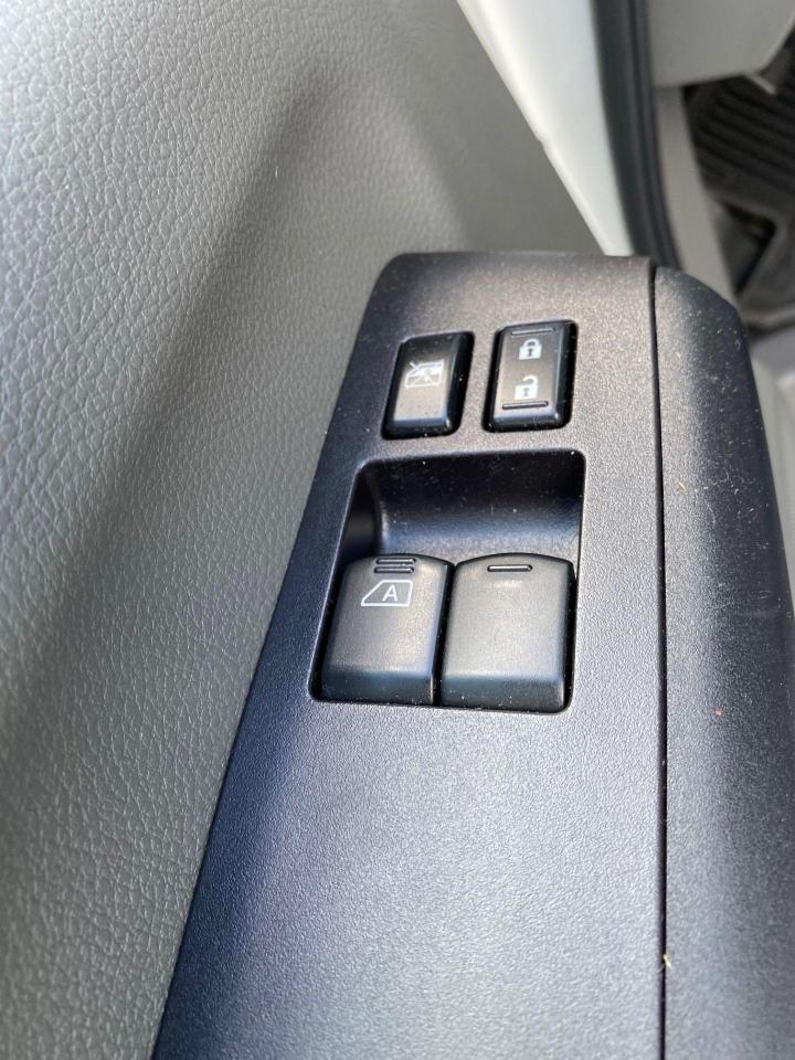 2016 Nissan NV 2500 No Accidents, Bluetootg, Back-Up Camera - Photo #17