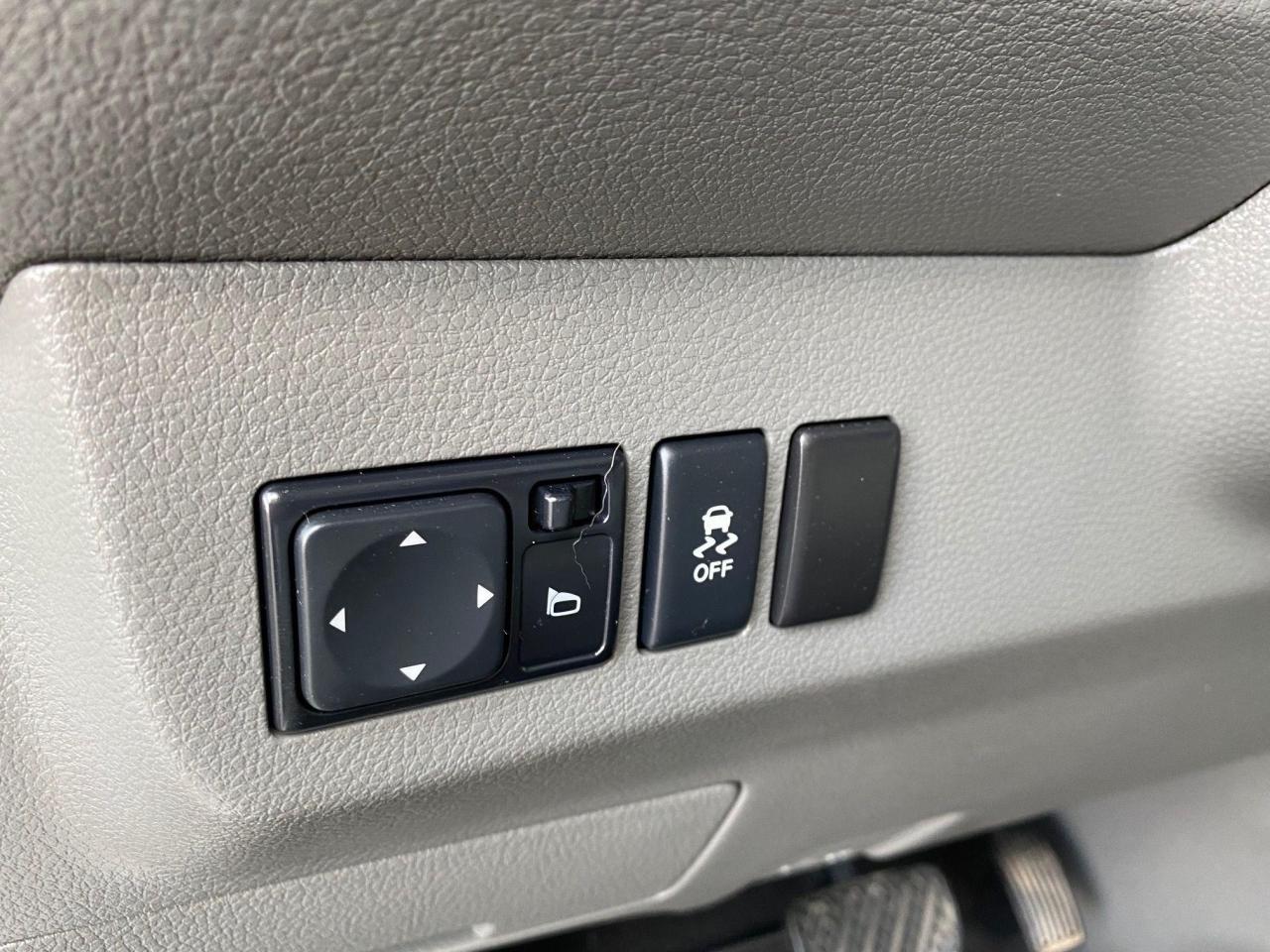 2016 Nissan NV 2500 No Accidents, Bluetootg, Back-Up Camera - Photo #18