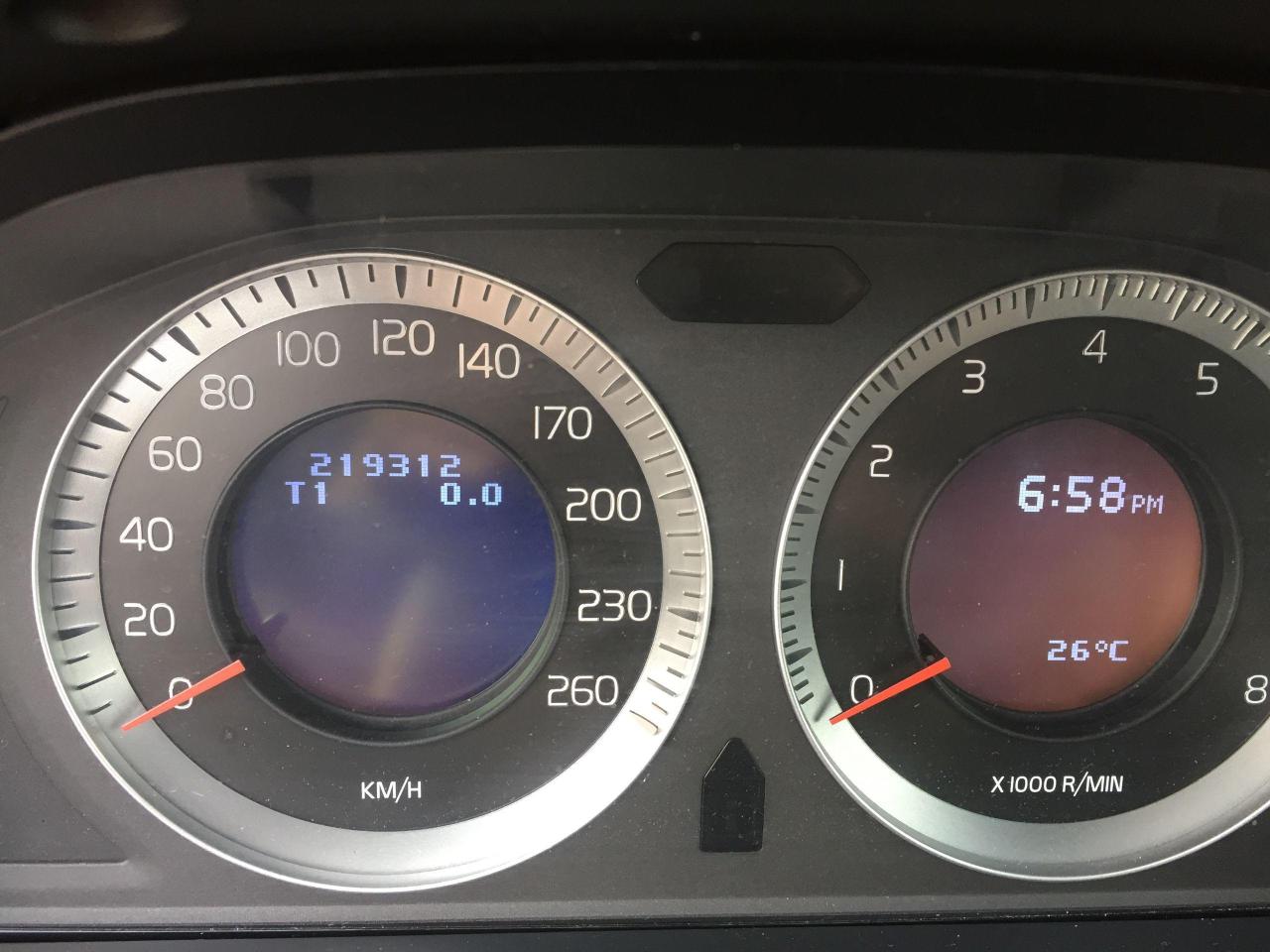 2010 Volvo XC60 T6 - Photo #10