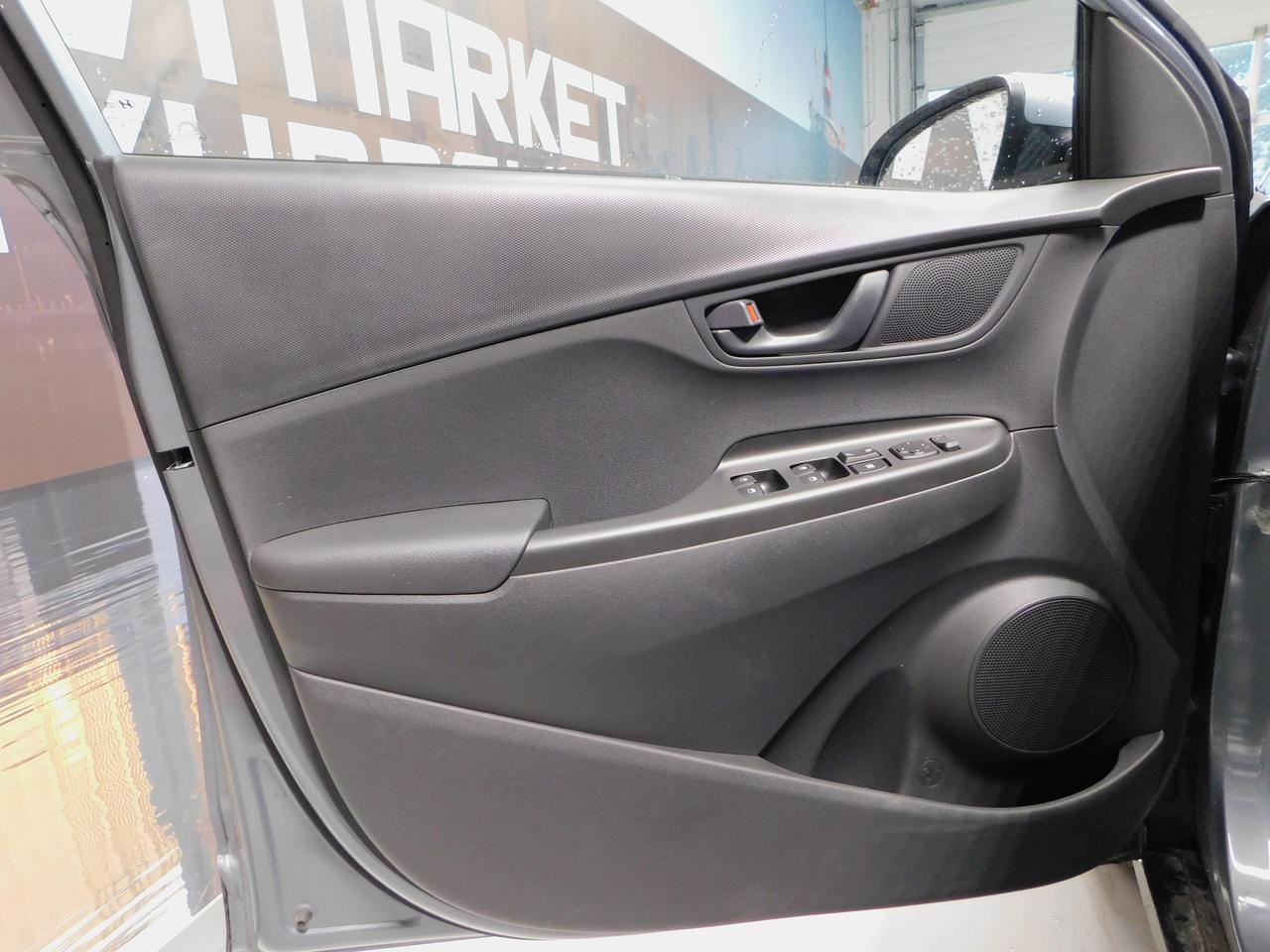 2020 Hyundai KONA Essential AWD Photo