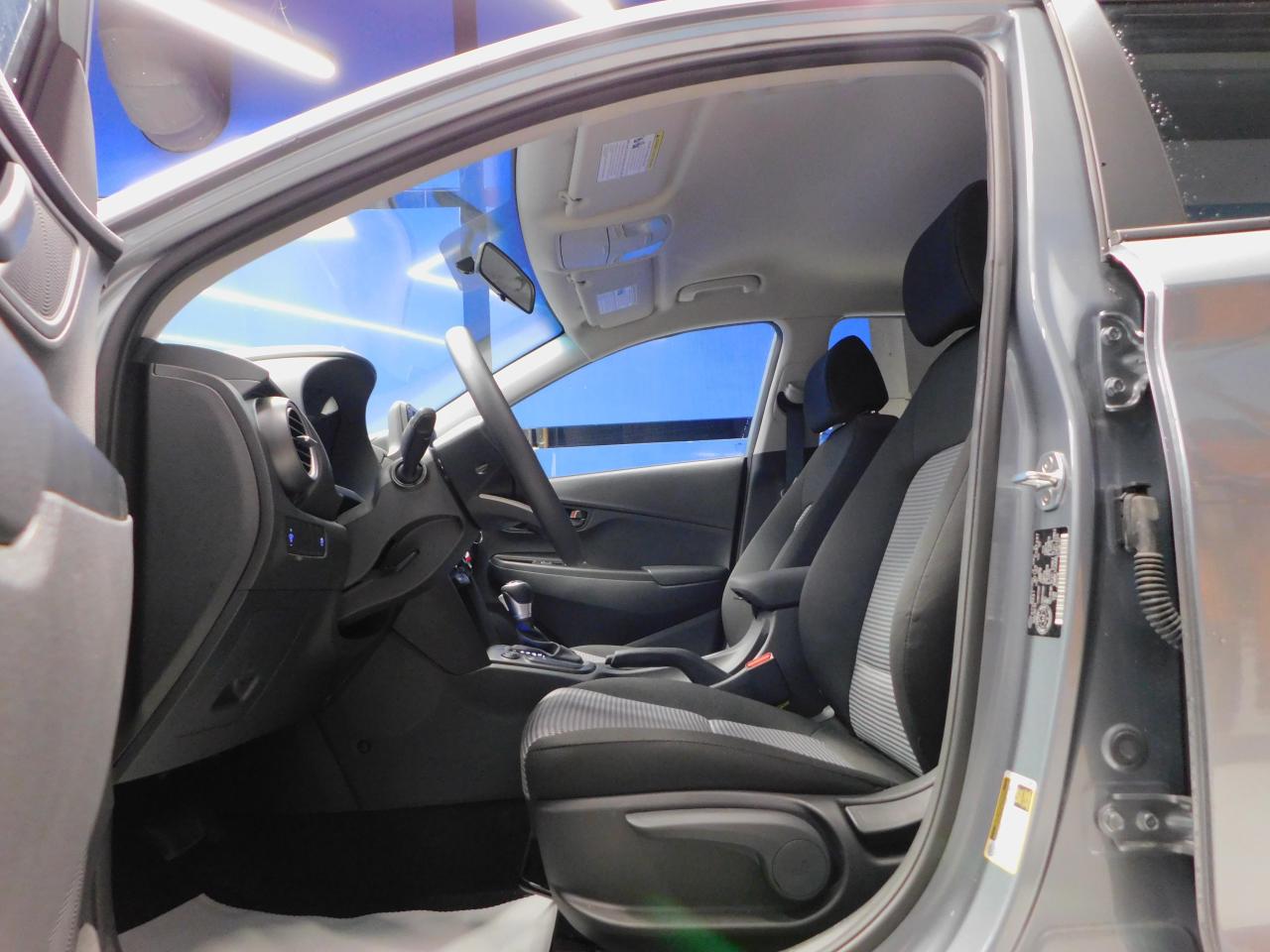 2020 Hyundai KONA Essential AWD Photo