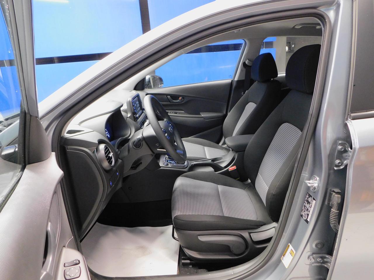 2020 Hyundai KONA Essential AWD Photo