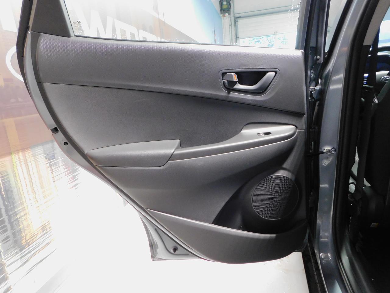 2020 Hyundai KONA Essential AWD Photo