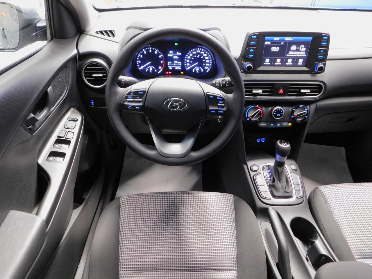 2020 Hyundai KONA Essential AWD Photo