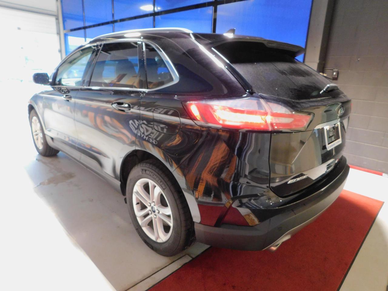 2020 Ford Edge SEL Photo