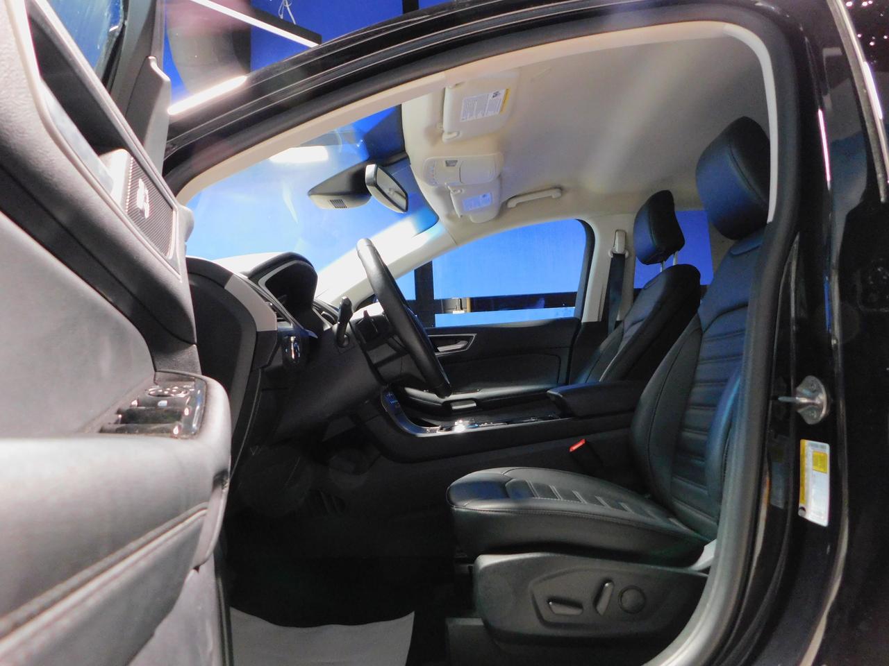 2020 Ford Edge SEL Photo