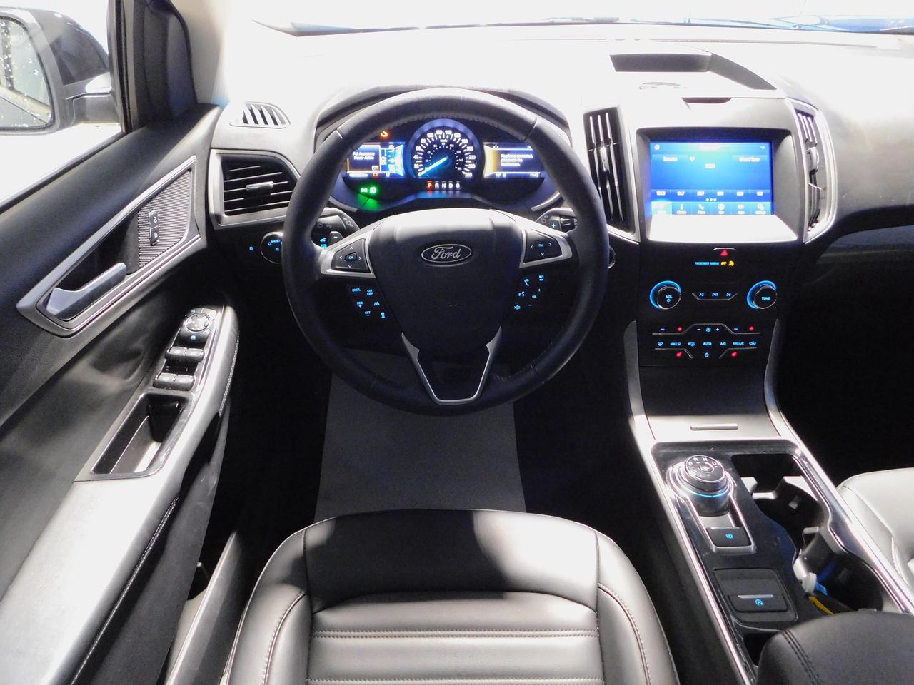 2020 Ford Edge SEL Photo