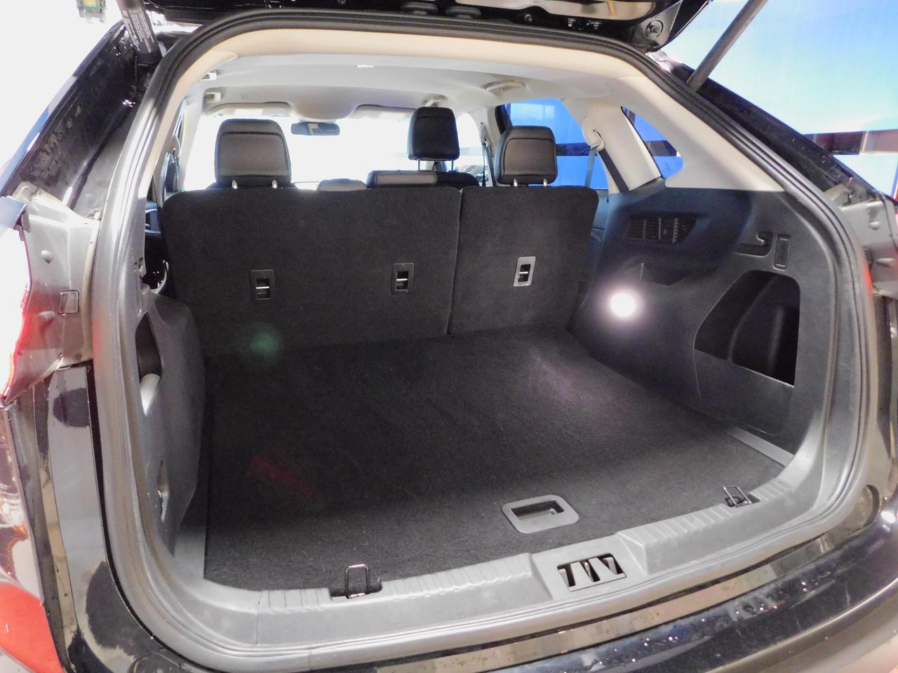 2020 Ford Edge SEL Photo