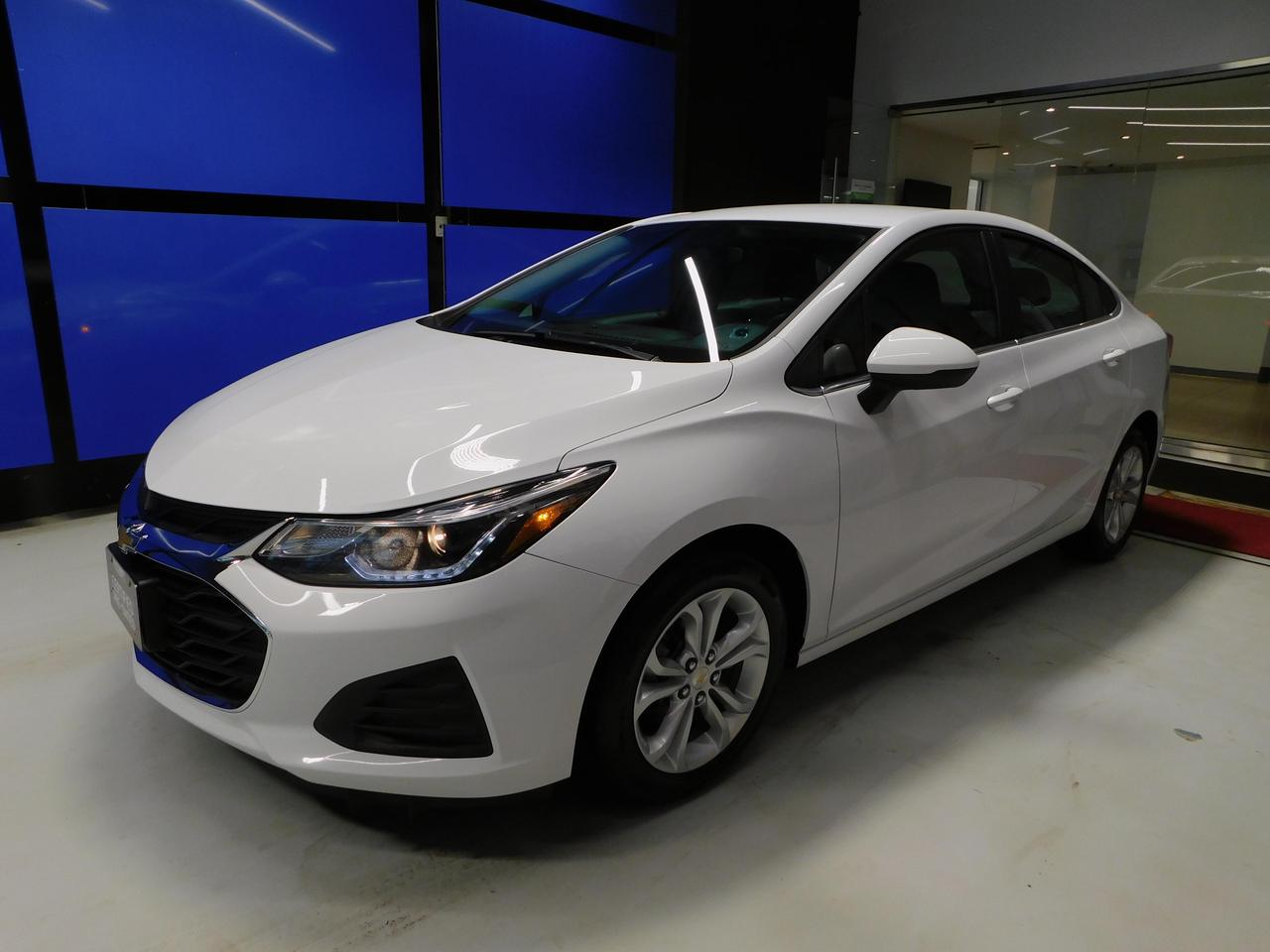 2019 Chevrolet Cruze LT Photo4