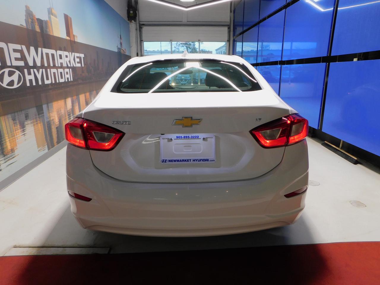 2019 Chevrolet Cruze LT Photo