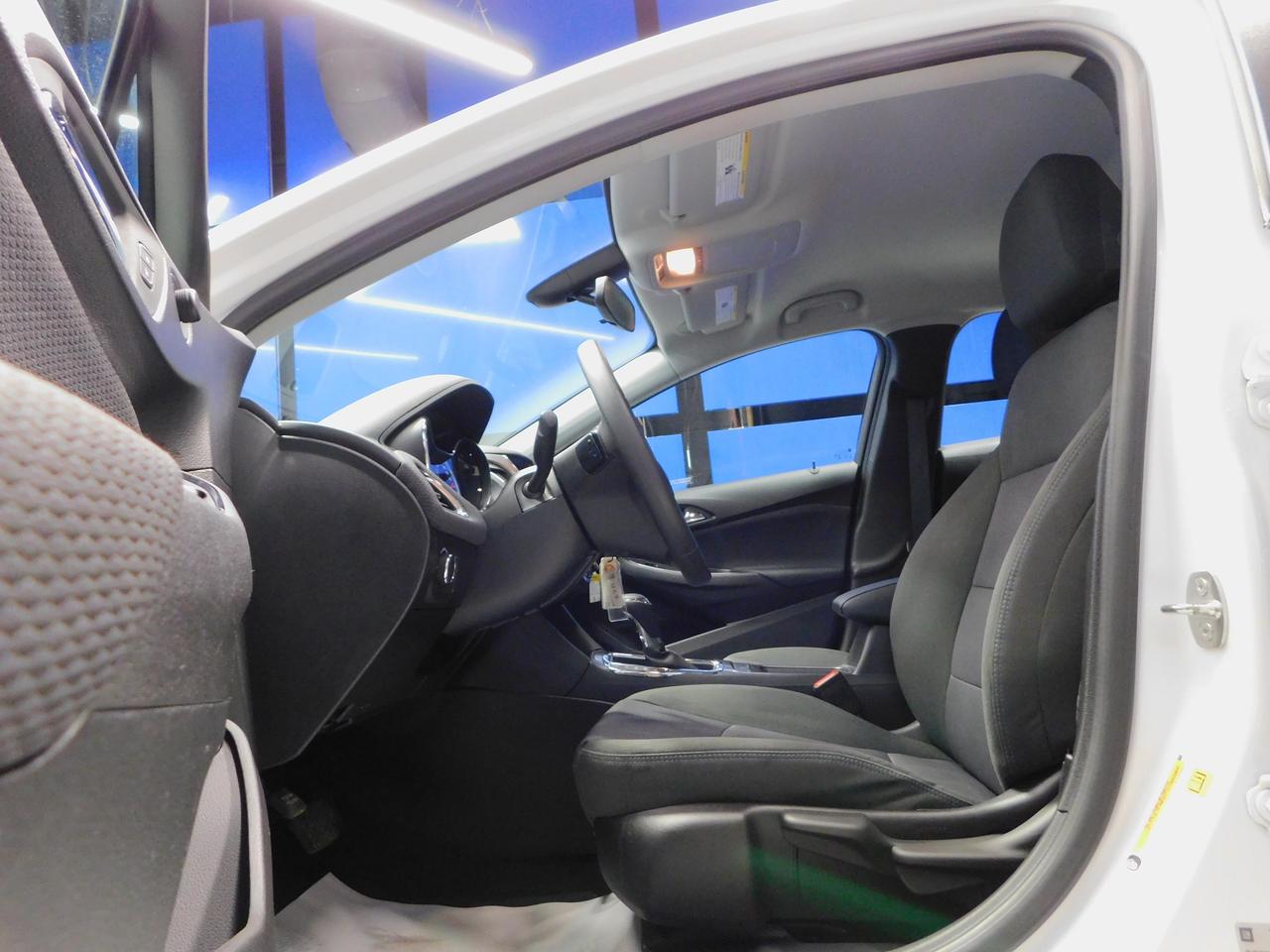 2019 Chevrolet Cruze LT Photo