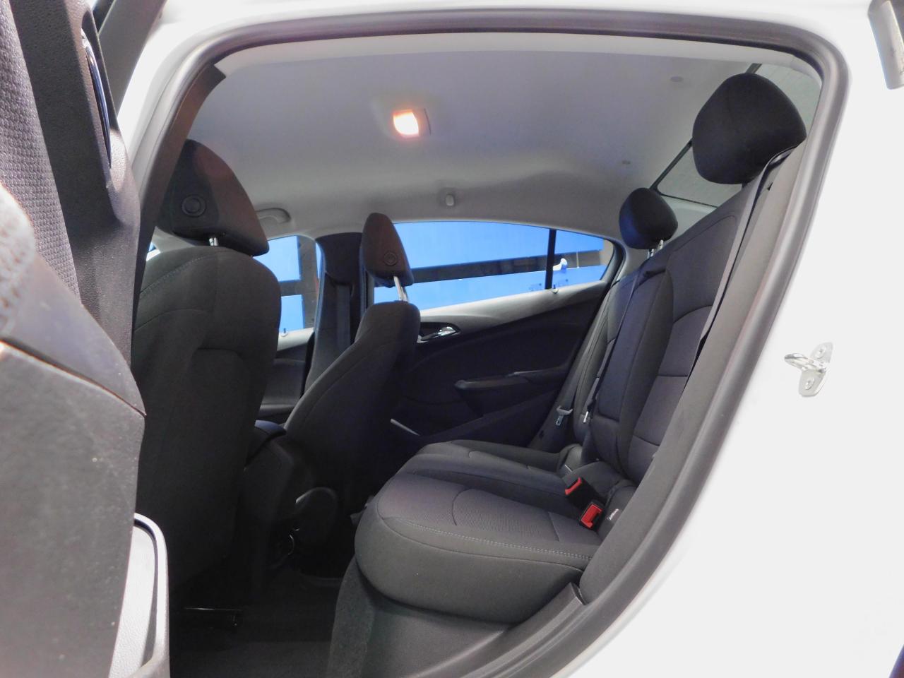 2019 Chevrolet Cruze LT Photo