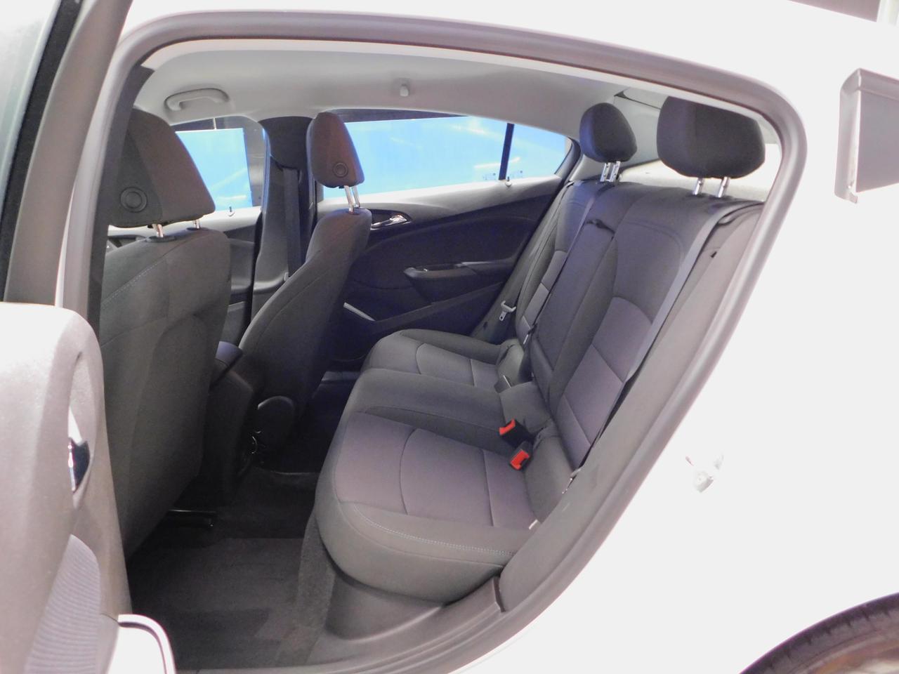 2019 Chevrolet Cruze LT Photo