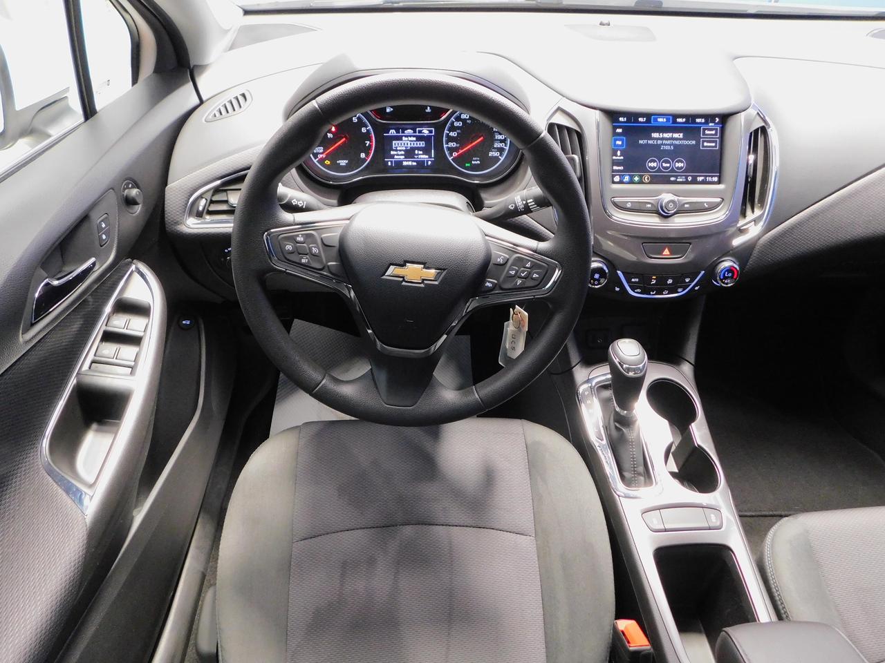 2019 Chevrolet Cruze LT Photo