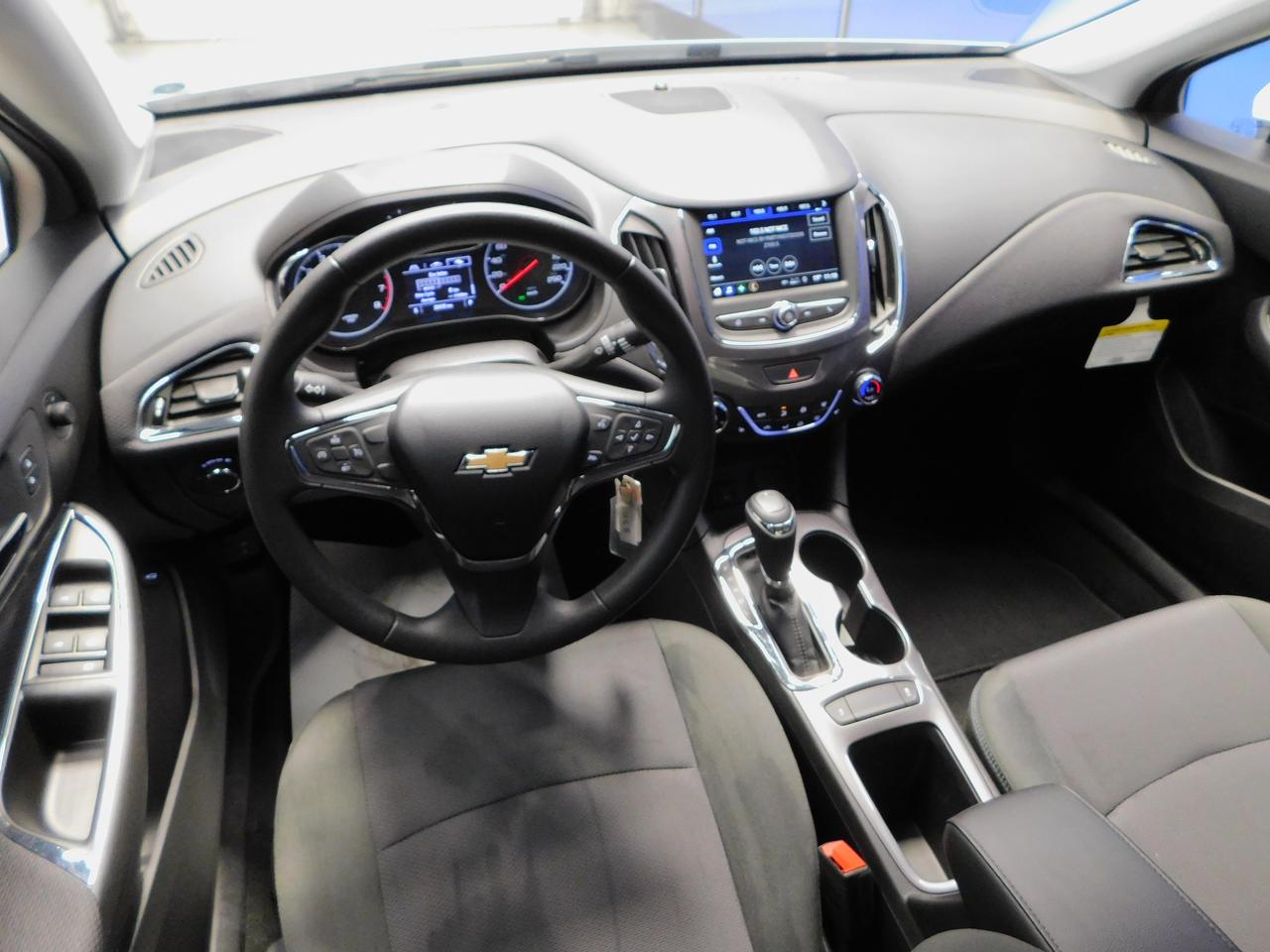 2019 Chevrolet Cruze LT Photo