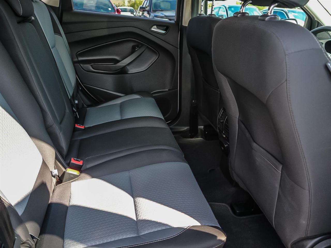 2017 Ford Escape SE|BLUETOOTH| HEATED SEATS| REV CAM| MORE Photo