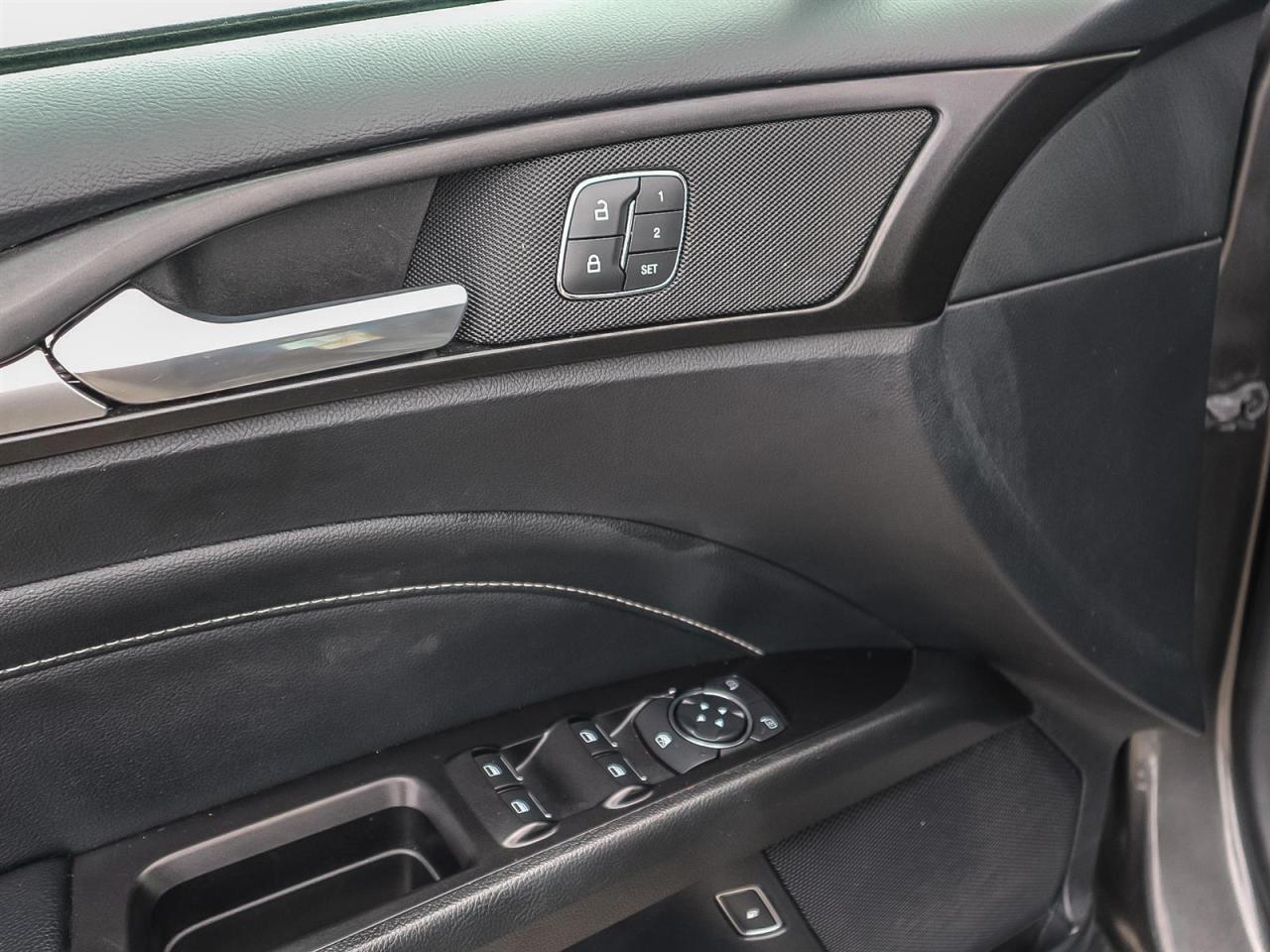 2019 Ford Fusion Hybrid HYBRID TITANIUM| LEATHER|ROOF|NAV| ADAPTIVE CRUISE Photo