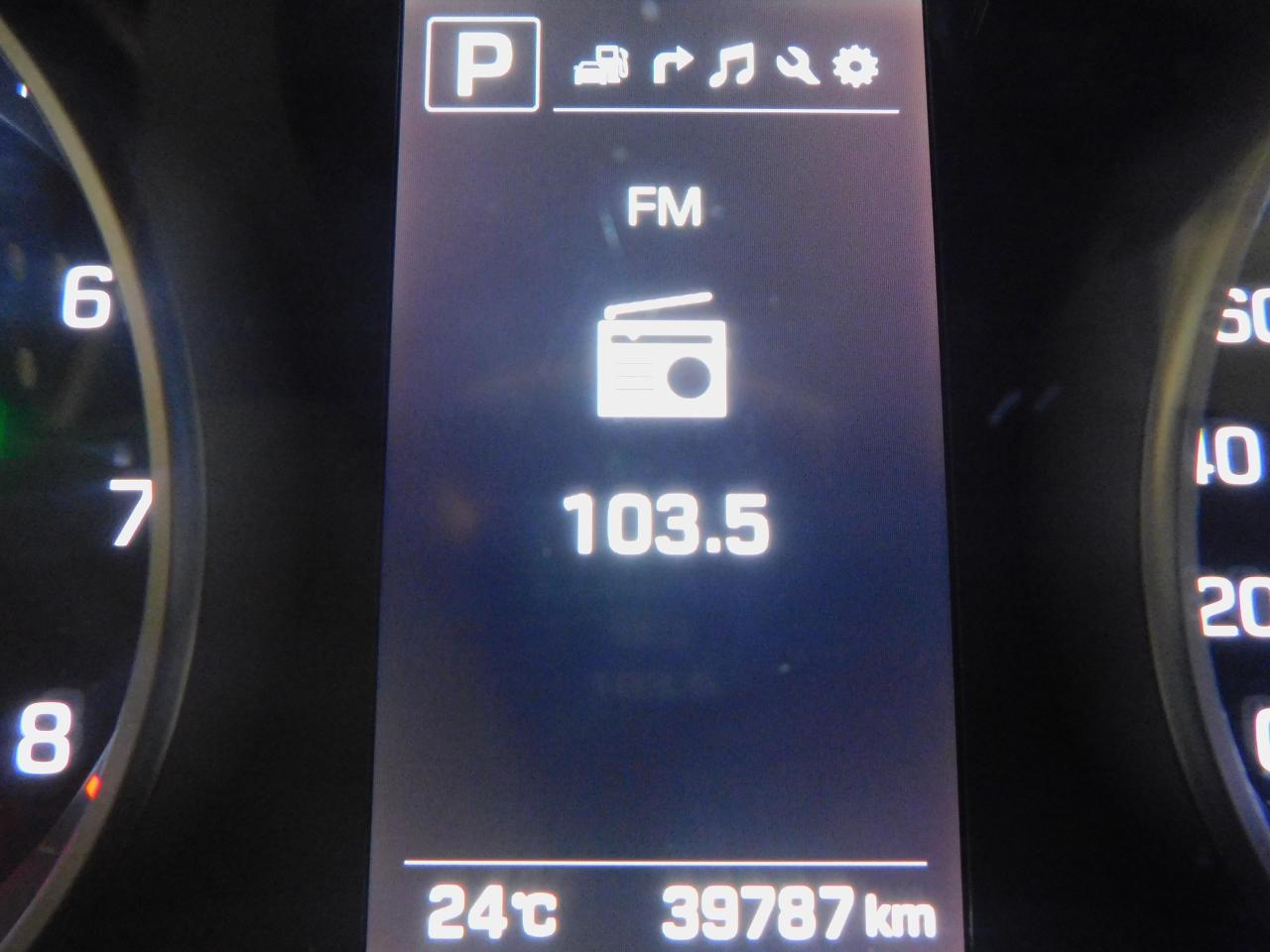 2017 Hyundai Elantra Limited Sunroof! GPS! Finance as low as 0.99% Photo