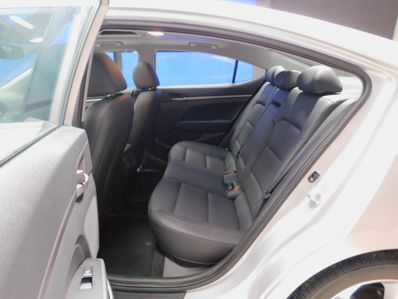 2017 Hyundai Elantra Limited Sunroof! GPS! Finance as low as 0.99% Photo