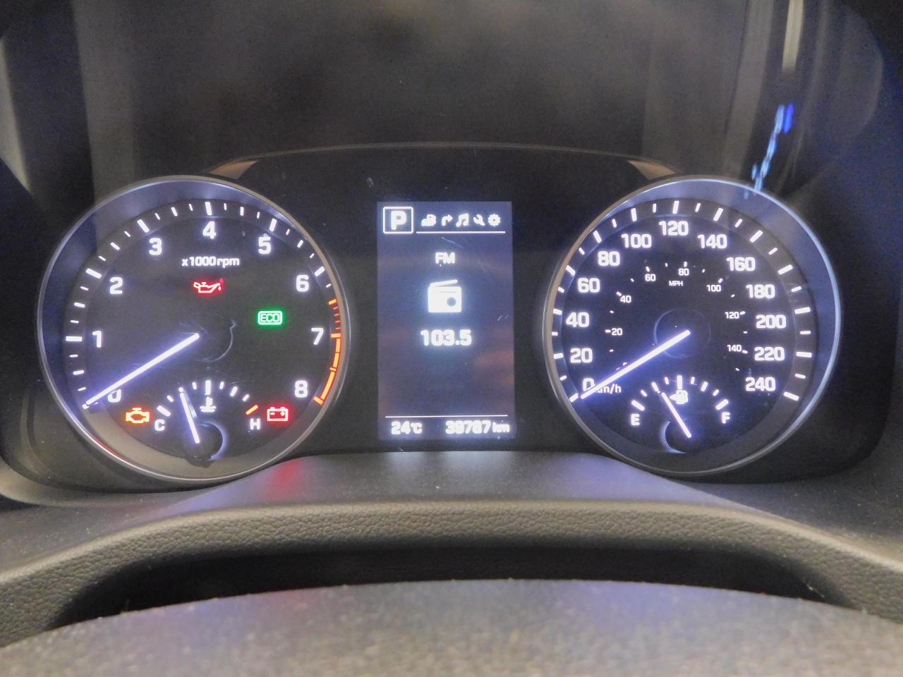 2017 Hyundai Elantra Limited Sunroof! GPS! Finance as low as 0.99% Photo