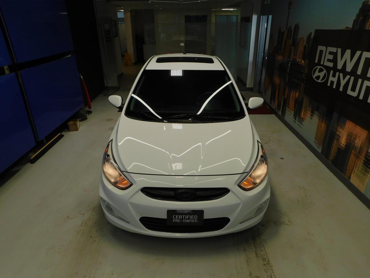 2016 Hyundai Accent SE Sunroof! Alloys! Photo