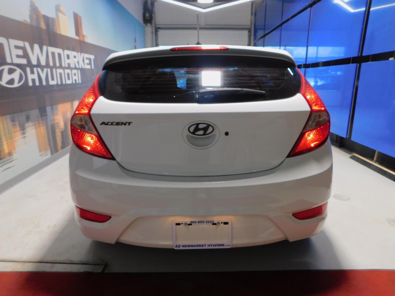 2016 Hyundai Accent SE Sunroof! Alloys! Photo