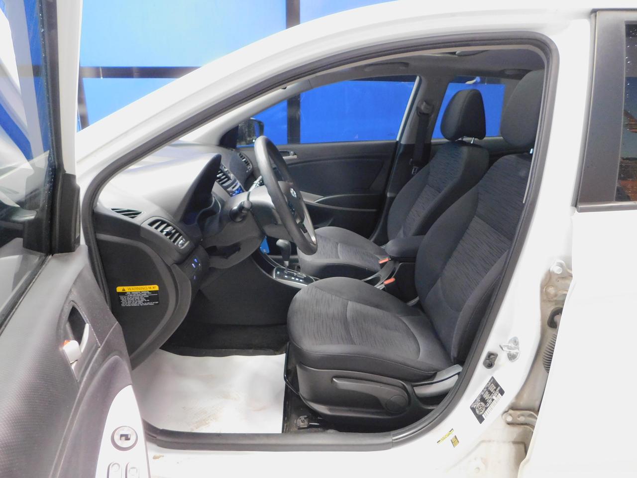 2016 Hyundai Accent SE Sunroof! Alloys! Photo