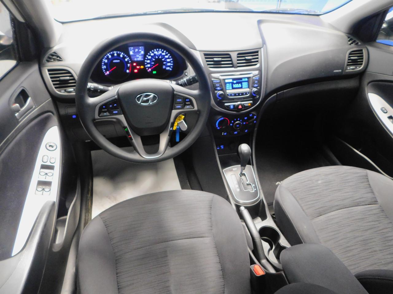 2016 Hyundai Accent SE Sunroof! Alloys! Photo