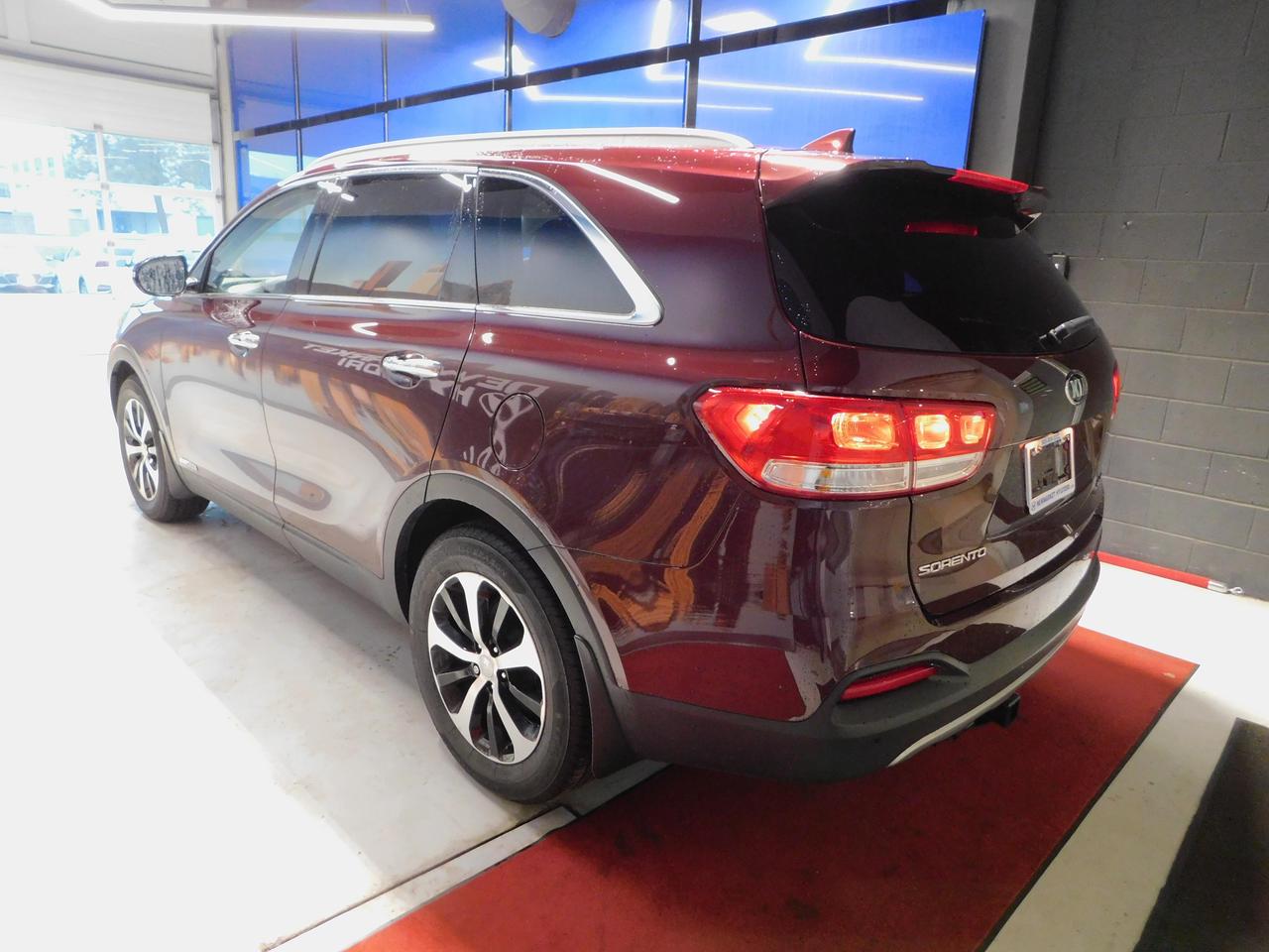 2018 Kia Sorento EX V6 Sunroof! Leather! AWD! Photo