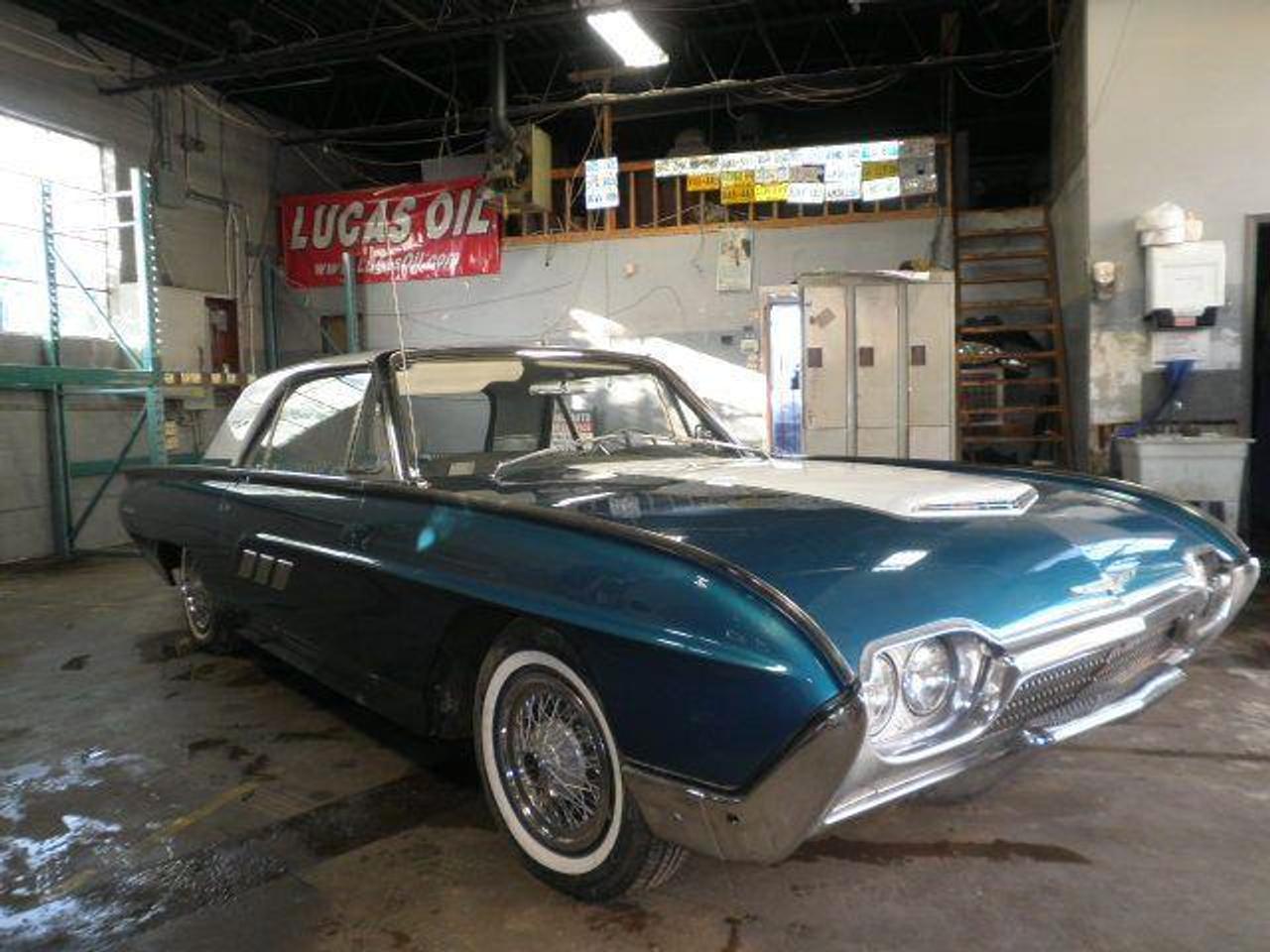 1963 Ford Thunderbird Hardtop coupe RWD Photo2