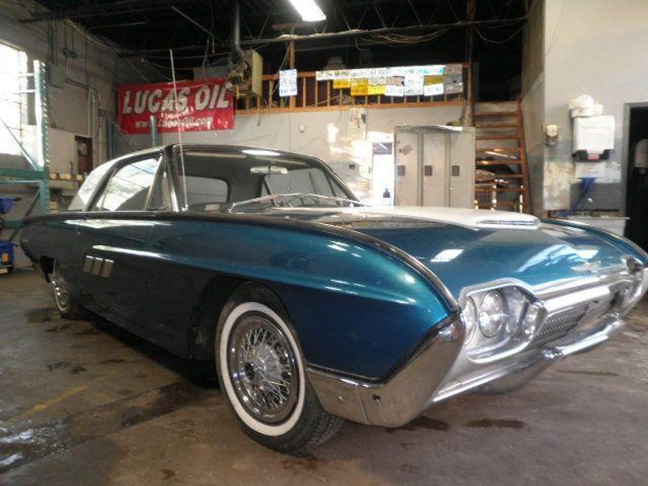 1963 Ford Thunderbird Hardtop coupe RWD Photo3