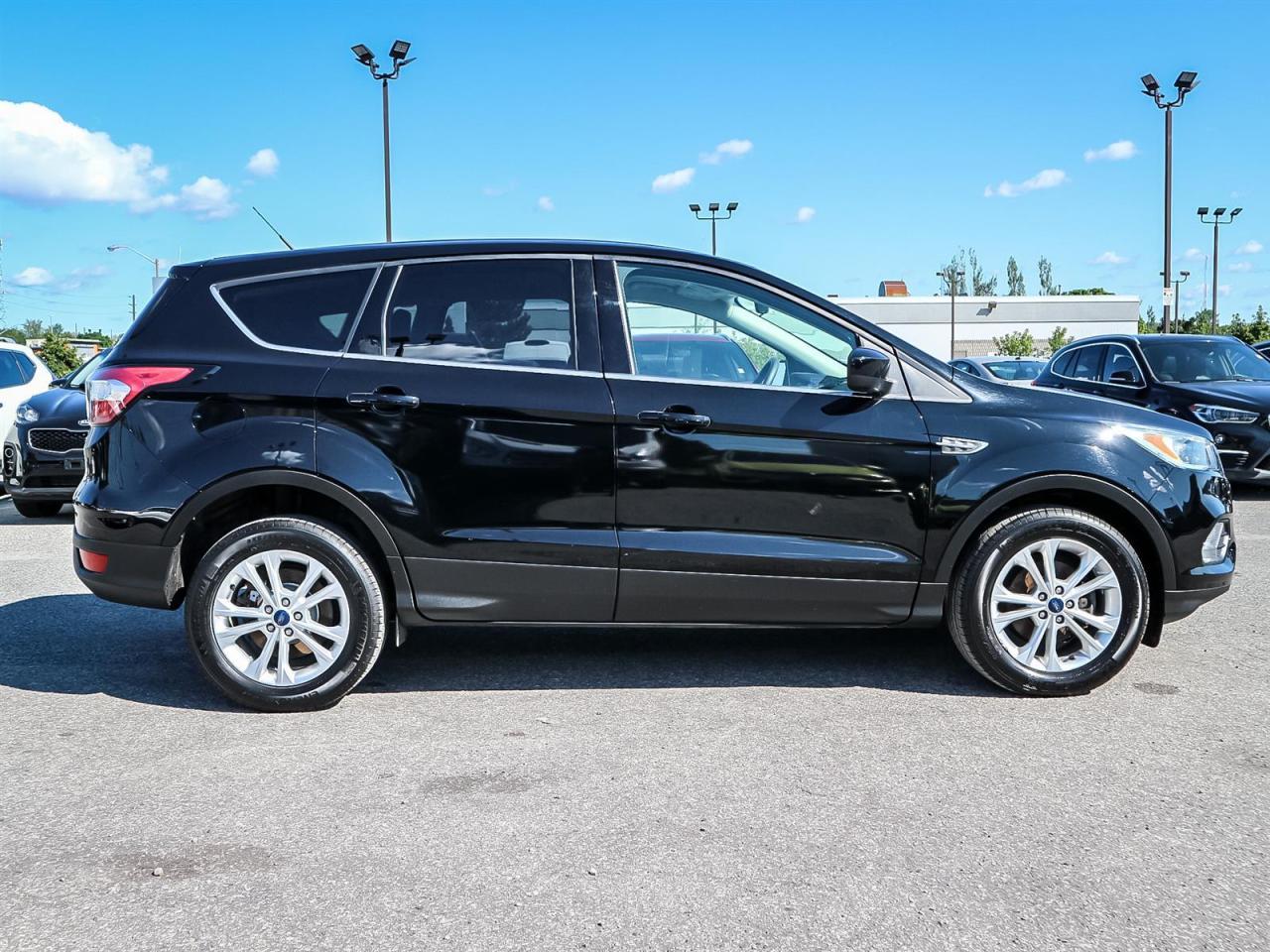 2017 Ford Escape SE|BLUETOOTH| HEATED SEATS| REV CAM| MORE Photo