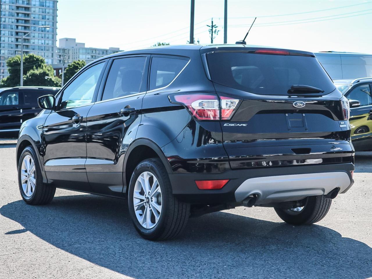 2017 Ford Escape SE|BLUETOOTH| HEATED SEATS| REV CAM| MORE Photo