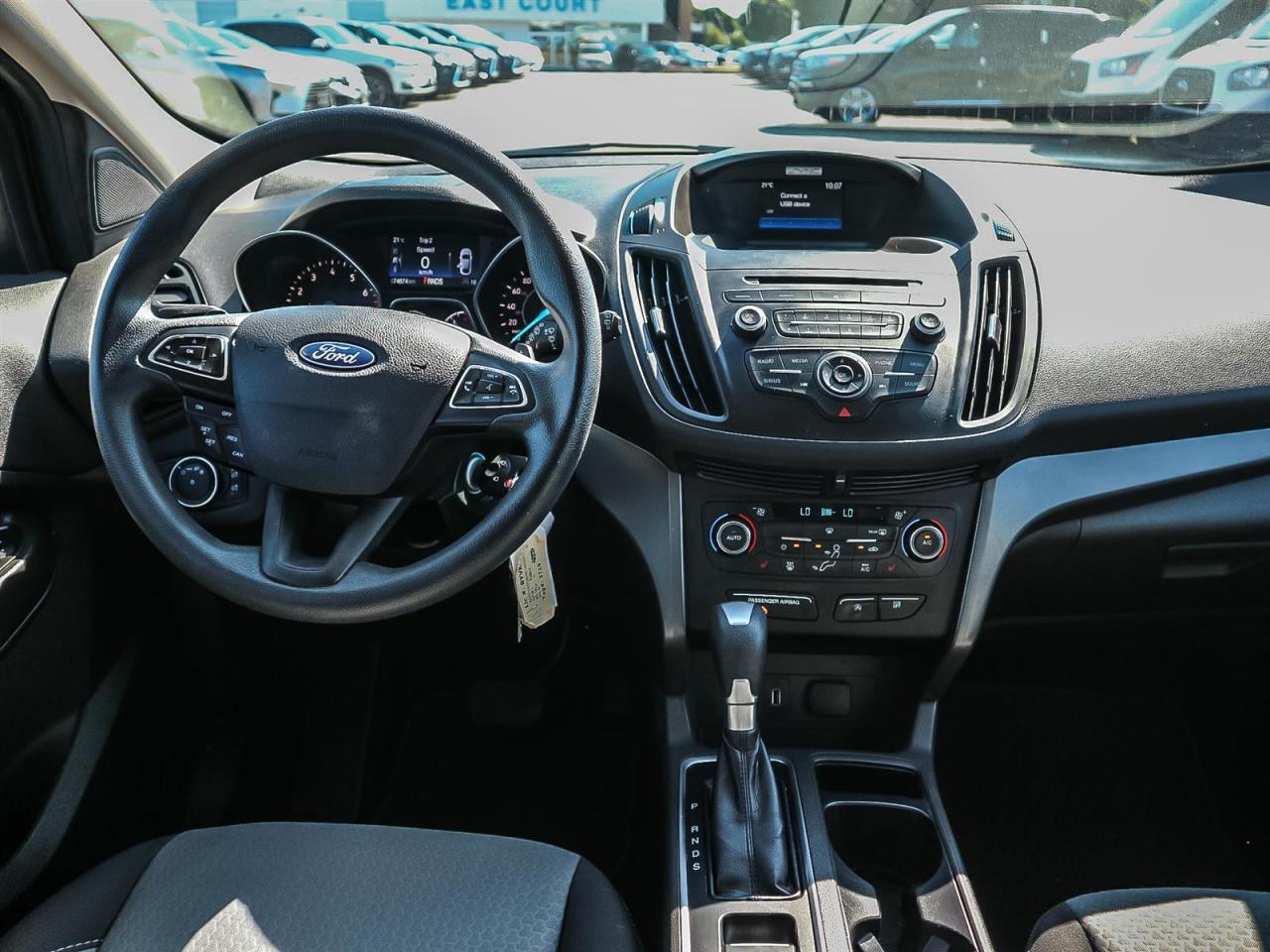 2017 Ford Escape SE|BLUETOOTH| HEATED SEATS| REV CAM| MORE Photo