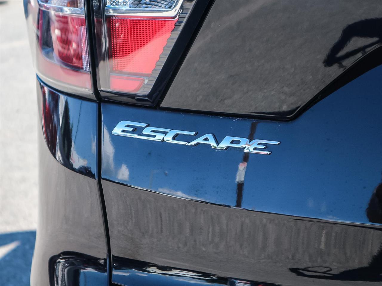 2017 Ford Escape SE|BLUETOOTH| HEATED SEATS| REV CAM| MORE Photo