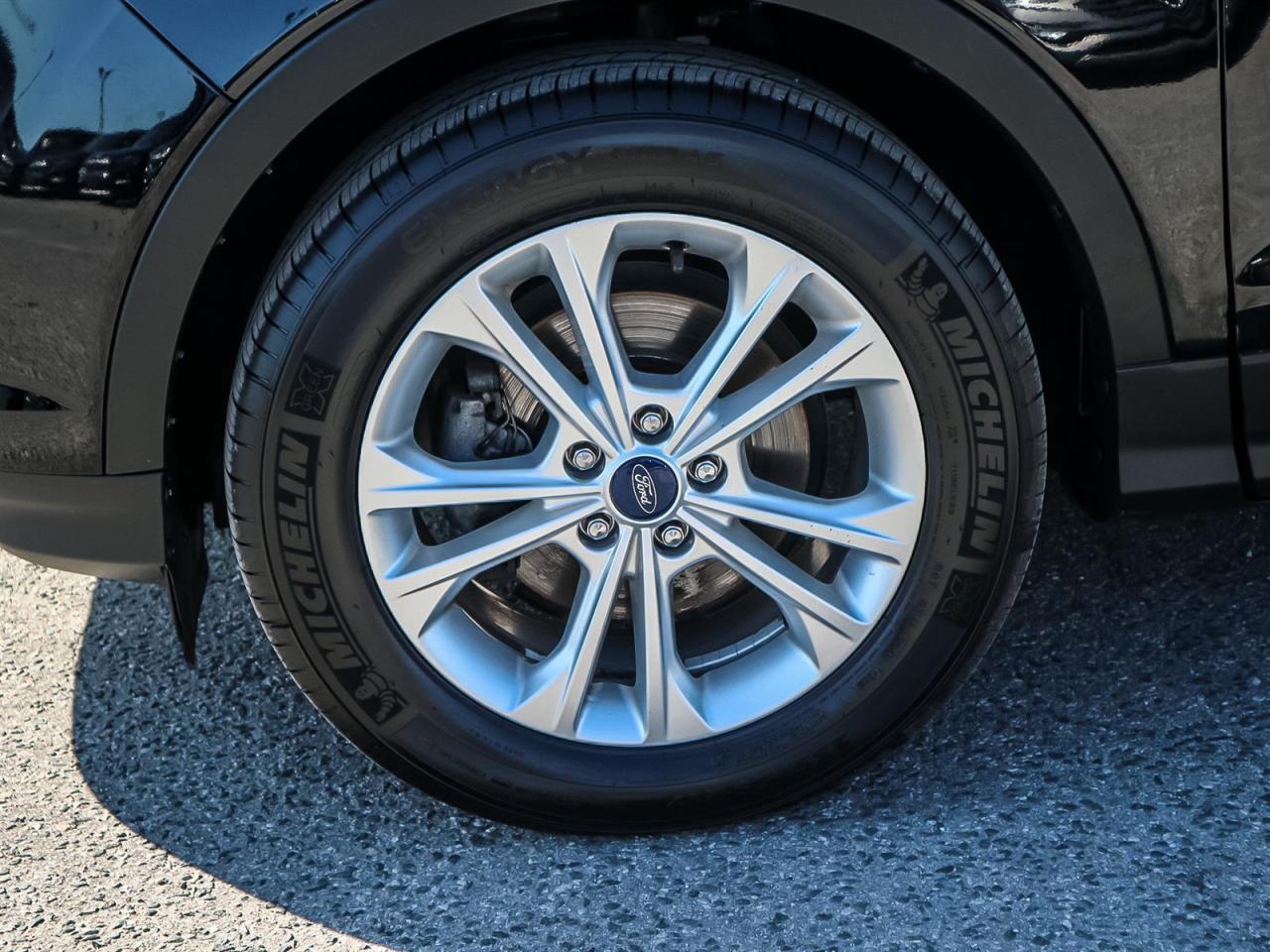 2017 Ford Escape SE|BLUETOOTH| HEATED SEATS| REV CAM| MORE Photo