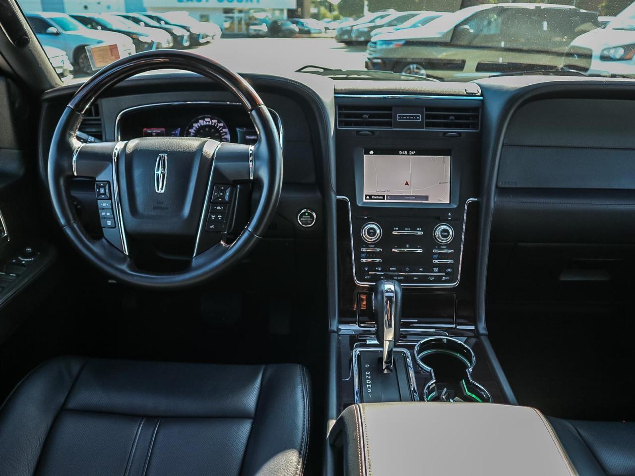 2017 Lincoln Navigator  Photo