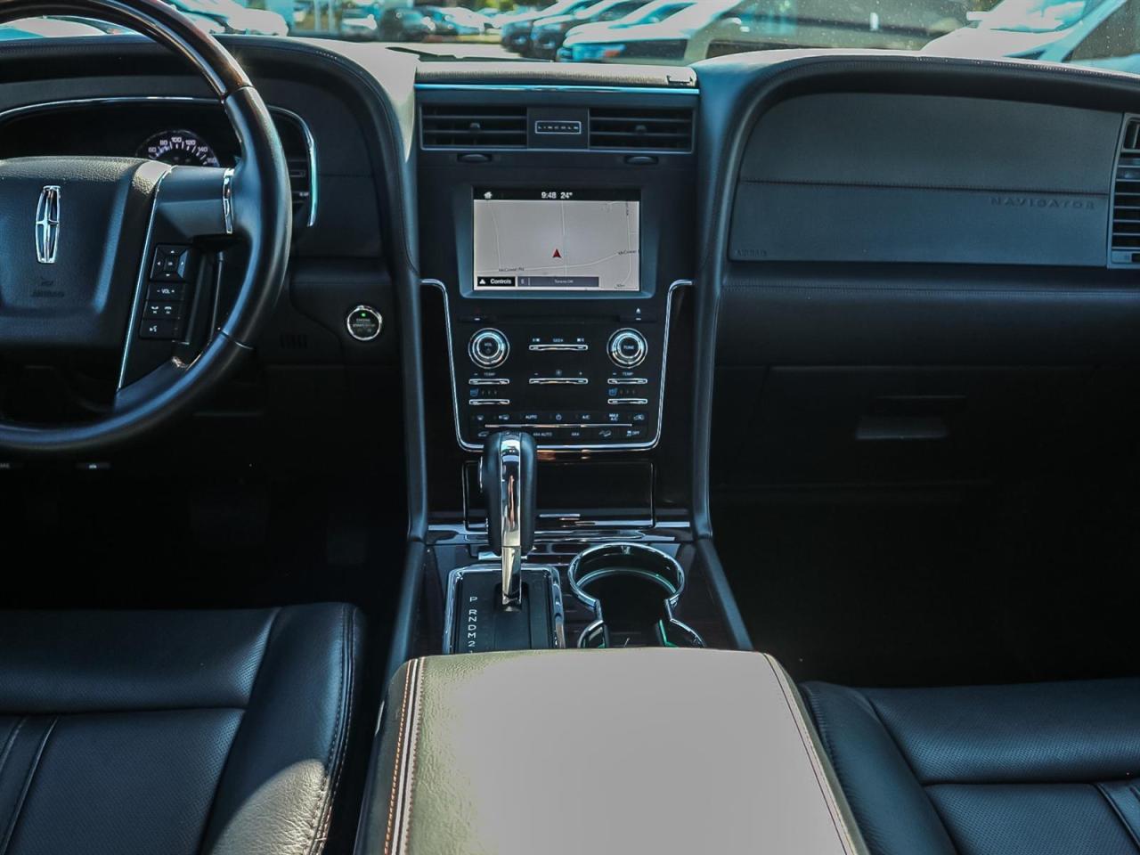 2017 Lincoln Navigator  Photo