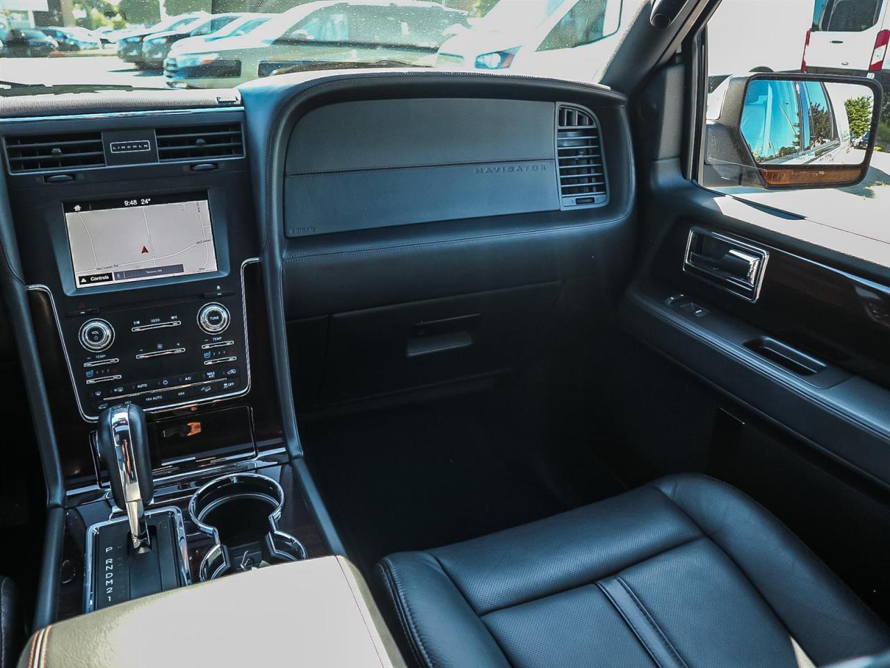 2017 Lincoln Navigator  Photo