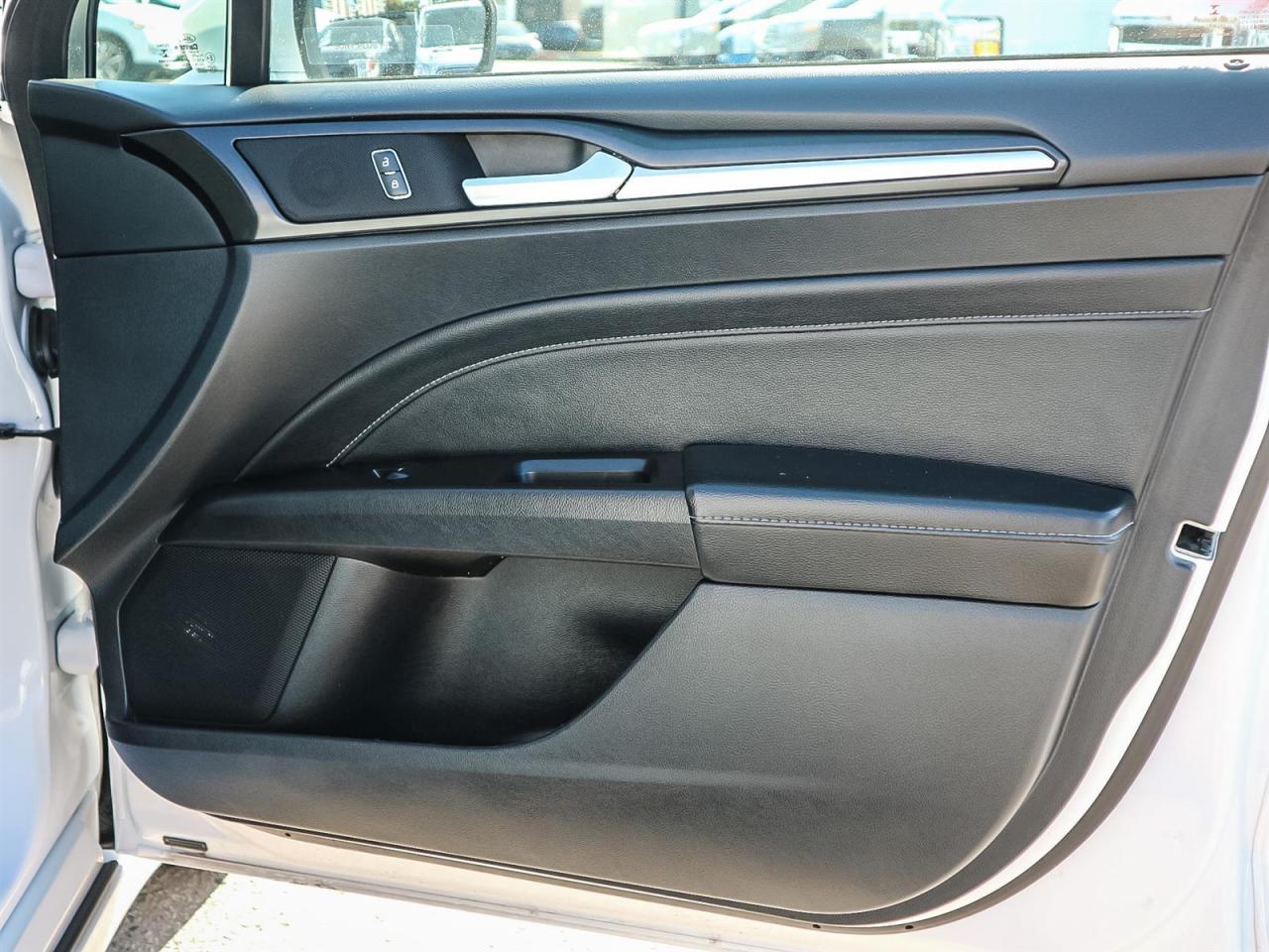 2019 Ford Fusion HYBRID Photo