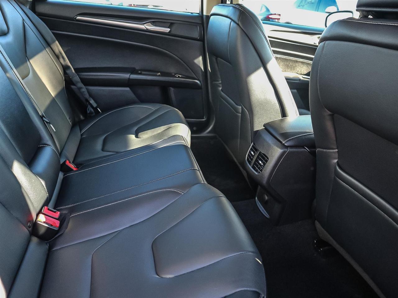 2019 Ford Fusion HYBRID Photo