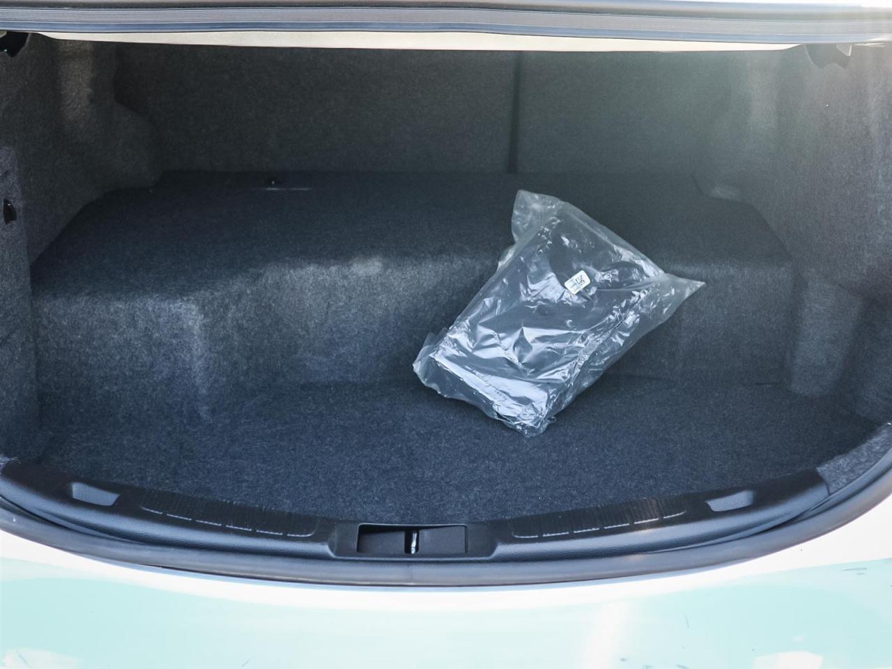 2019 Ford Fusion HYBRID Photo