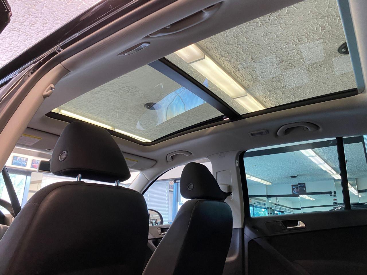 2016 Volkswagen Tiguan 4Motion AWD+GPS+CAM+Roof+Apple Play+Accident Free - Photo #27