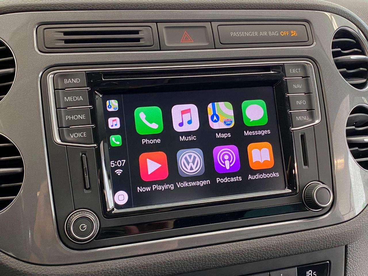 2016 Volkswagen Tiguan 4Motion AWD+GPS+CAM+Roof+Apple Play+Accident Free - Photo #28