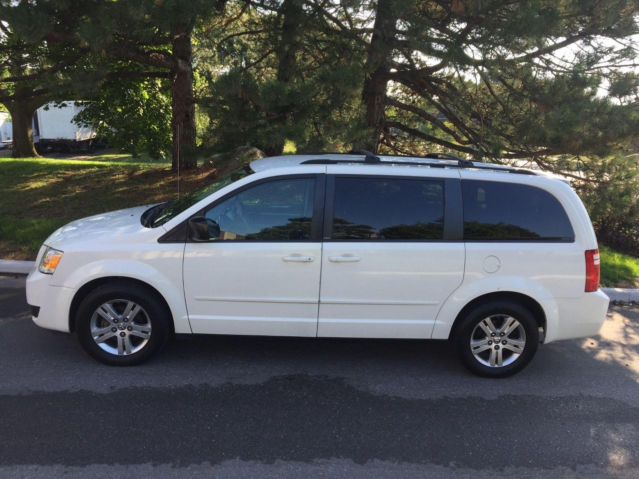 2010 Dodge Grand Caravan SE Photo4