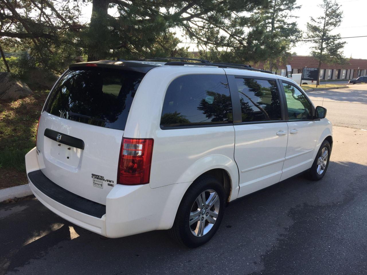 2010 Dodge Grand Caravan SE Photo2