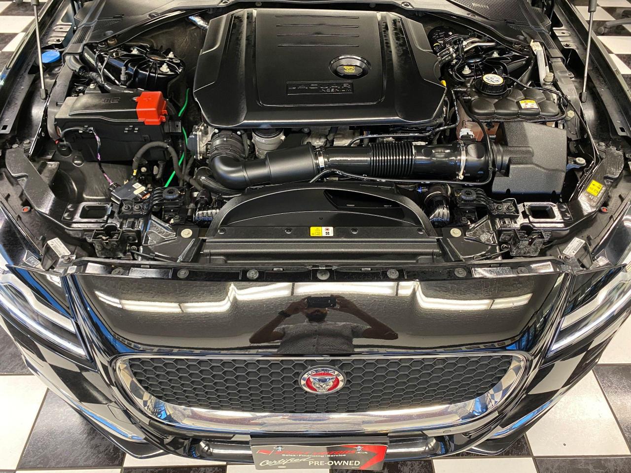 2017 Jaguar XF 20d Premium AWD+Xenons+GPS+Camera+Accident Free - Photo #7